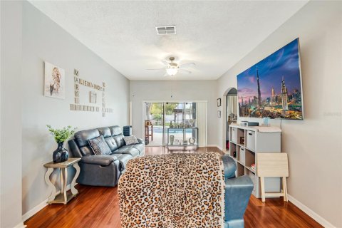 Casa en venta en Kissimmee, Florida, 4 dormitorios, 221.48 m2 № 2342559 - foto 9