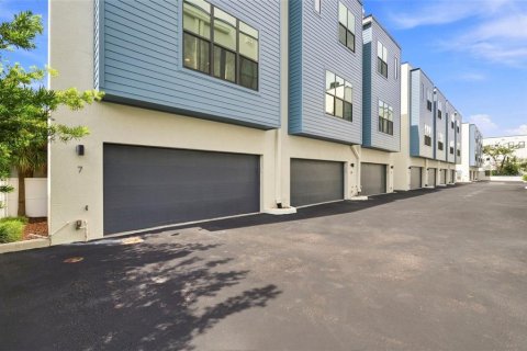 Touwnhouse à Tampa, Floride 2 chambres, 162.39 m2 № 2316736