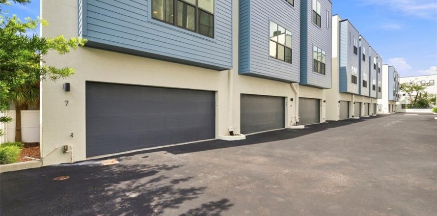Touwnhouse à Tampa, Floride 2 chambres, 162.39 m2 № 2316736