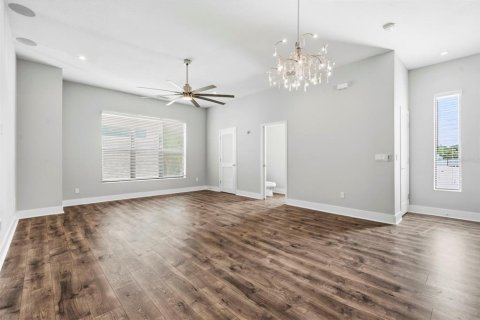 Touwnhouse à vendre à Tampa, Floride: 2 chambres, 162.39 m2 № 2316736 - photo 5