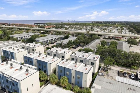 Touwnhouse à vendre à Tampa, Floride: 2 chambres, 162.39 m2 № 2316736 - photo 26