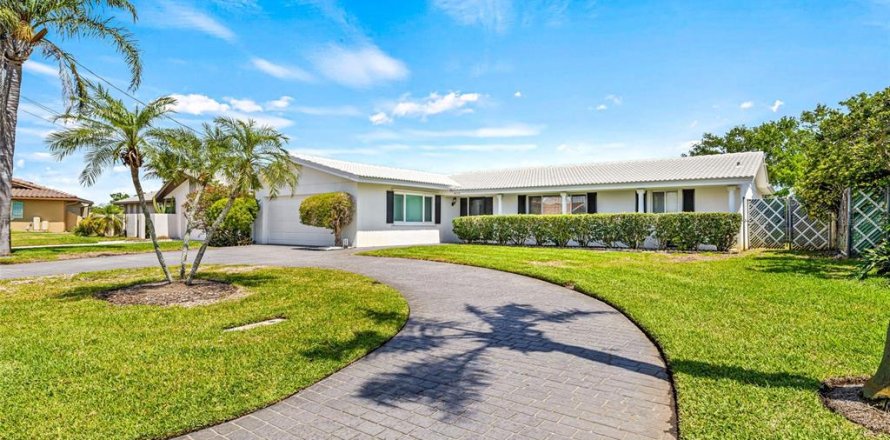 Casa en Saint Petersburg, Florida 3 dormitorios, 211.82 m2 № 1613040