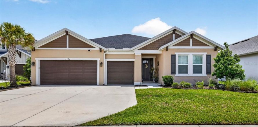 Villa ou maison à Wesley Chapel, Floride 4 chambres, 271.27 m2 № 2212069