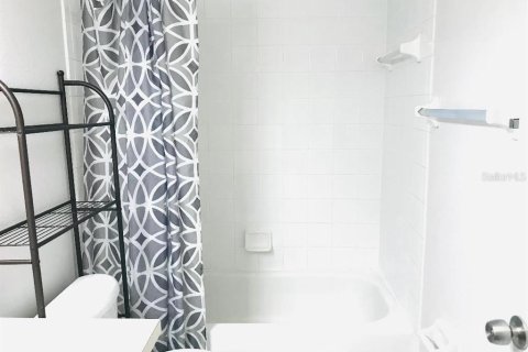 Townhouse in Tampa, Florida 3 bedrooms, 124.12 sq.m. № 1869781 - photo 20