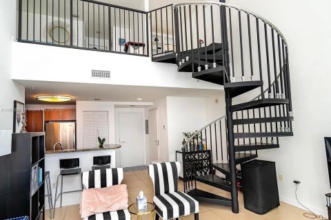 Copropriété à louer à Miami, Floride: 1 chambre, 70.61 m2 № 1956781 - photo 2