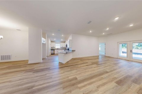 House in Alachua, Florida 4 bedrooms, 204.38 sq.m. № 2093371 - photo 5