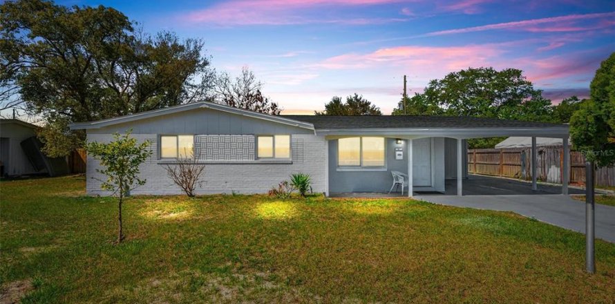 Casa en Orlando, Florida 4 dormitorios, 140.93 m2 № 2148564