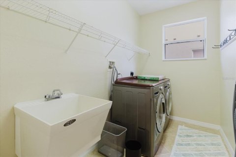 Casa en venta en Sarasota, Florida, 6 dormitorios, 341.32 m2 № 1907817 - foto 28