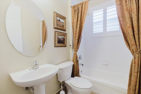 Casa en venta en Sarasota, Florida, 6 dormitorios, 341.32 m2 № 1907817 - foto 16