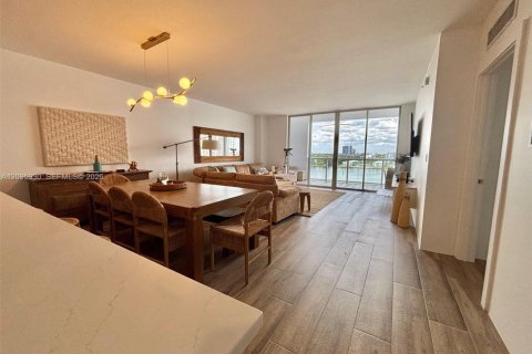 Copropriété à louer à Sunny Isles Beach, Floride: 2 chambres, 136.57 m2 № 2387137 - photo 7