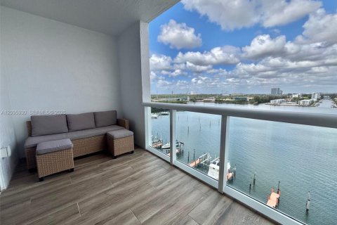 Copropriété à louer à Sunny Isles Beach, Floride: 2 chambres, 136.57 m2 № 2387137 - photo 3
