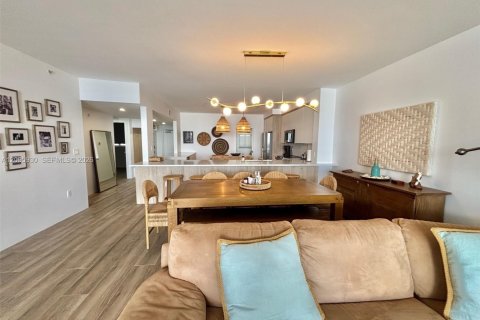 Copropriété à louer à Sunny Isles Beach, Floride: 2 chambres, 136.57 m2 № 2387137 - photo 13