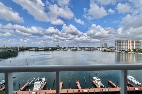 Condo à Sunny Isles Beach, Floride, 2 chambres  № 2387137