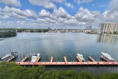 Copropriété à louer à Sunny Isles Beach, Floride: 2 chambres, 136.57 m2 № 2387137 - photo 5