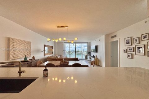 Copropriété à louer à Sunny Isles Beach, Floride: 2 chambres, 136.57 m2 № 2387137 - photo 14