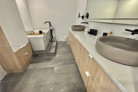 Copropriété à louer à Sunny Isles Beach, Floride: 2 chambres, 136.57 m2 № 2387137 - photo 19