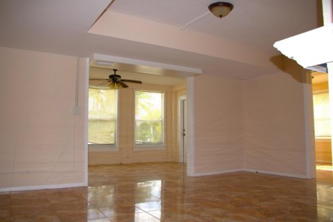 Villa ou maison à louer à West Palm Beach, Floride: 5 chambres, 238.94 m2 № 2173005 - photo 9