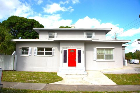 Villa ou maison à West Palm Beach, Floride 5 chambres, 238.94 m2 № 2173005