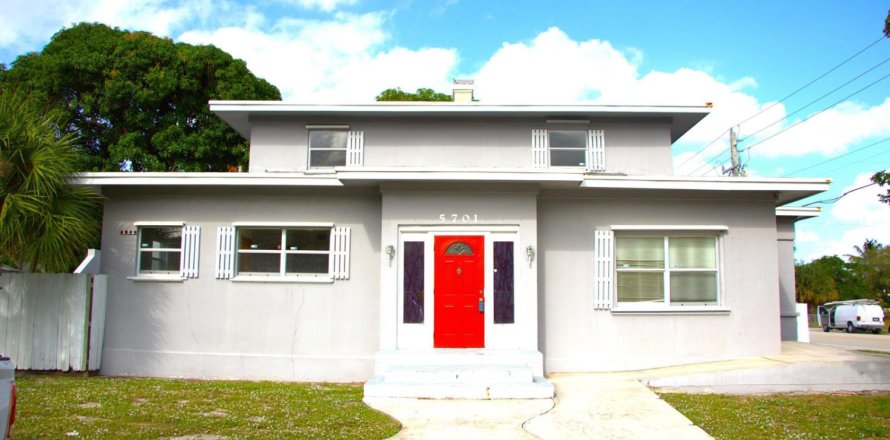 Villa ou maison à West Palm Beach, Floride 5 chambres, 238.94 m2 № 2173005