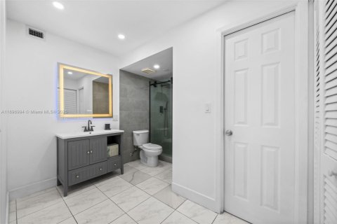 Copropriété à louer à Hallandale Beach, Floride: 2 chambres, 139.35 m2 № 1948424 - photo 12