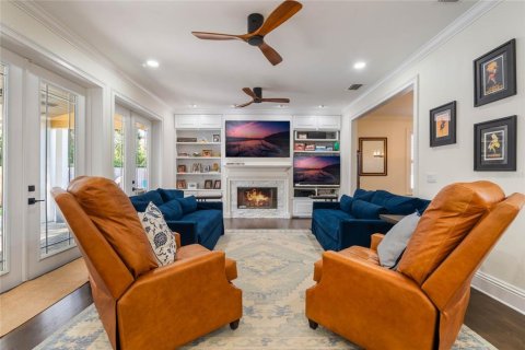 House in Winter Park, Florida 5 bedrooms, 434.41 sq.m. № 1546847 - photo 15