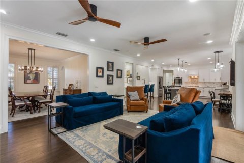 House in Winter Park, Florida 5 bedrooms, 434.41 sq.m. № 1546847 - photo 17