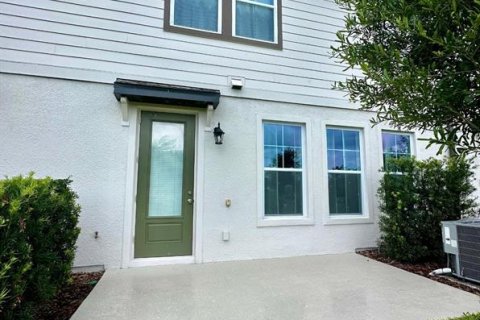 Touwnhouse à vendre à Davenport, Floride: 3 chambres, 201.6 m2 № 2317396 - photo 2