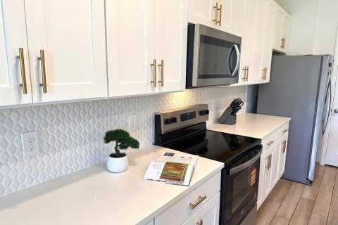 Touwnhouse à vendre à Davenport, Floride: 3 chambres, 201.6 m2 № 2317396 - photo 3