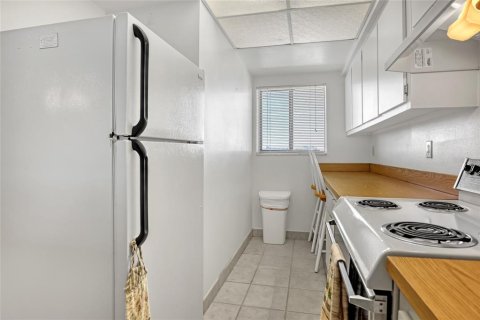 Condo in Titusville, Florida, 2 bedrooms  № 1586147 - photo 14