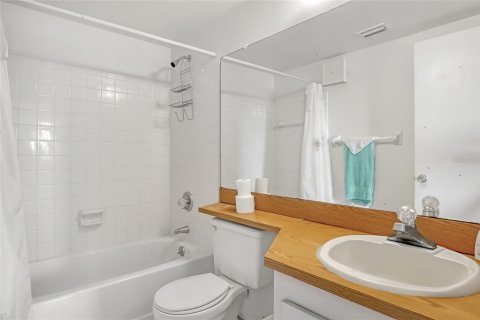 Condo in Titusville, Florida, 2 bedrooms  № 1586147 - photo 27