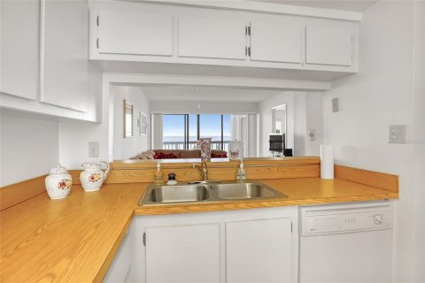 Condo in Titusville, Florida, 2 bedrooms  № 1586147 - photo 16