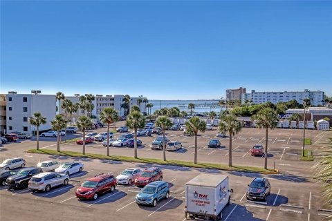 Condo in Titusville, Florida, 2 bedrooms  № 1586147 - photo 4