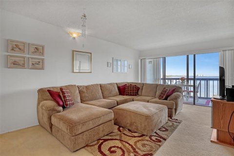 Condo in Titusville, Florida, 2 bedrooms  № 1586147 - photo 8