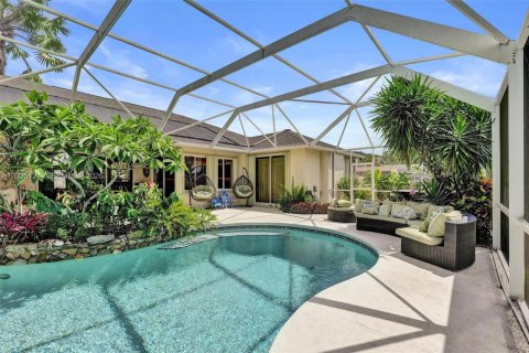 House in Port St. Lucie, Florida 4 bedrooms, 232.53 sq.m. № 2186455 - photo 3