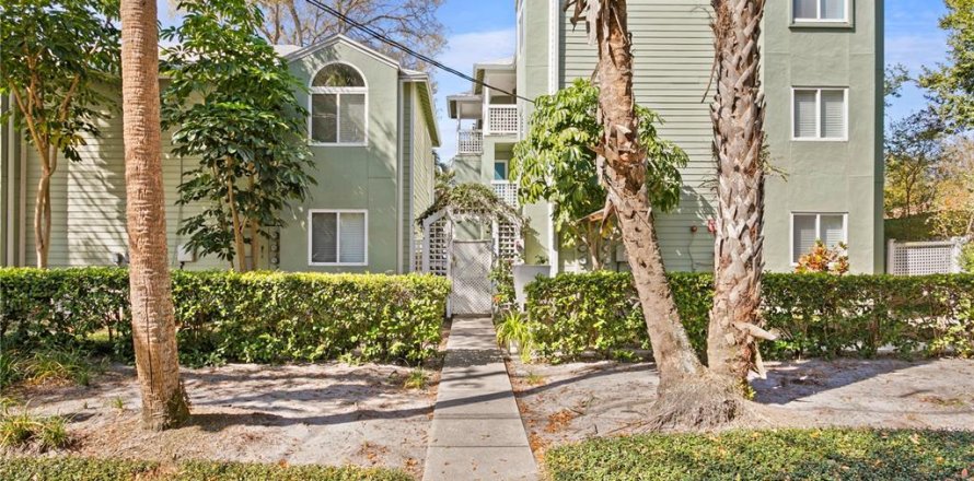 Condominio en Tampa, Florida, 2 dormitorios № 1743423