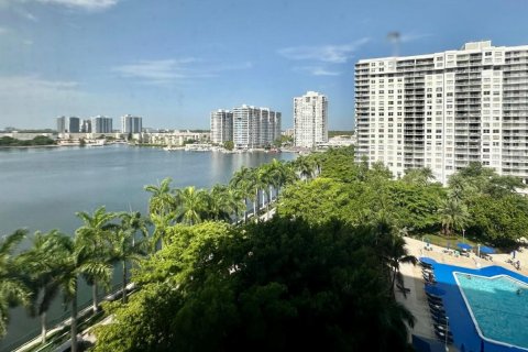 Condo in Aventura, Florida, 2 bedrooms № 2181543