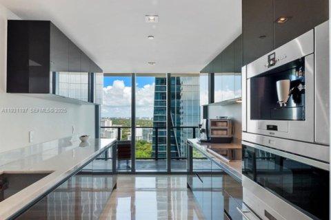 Снять в аренду кондоминиум в Майами, Флорида 2 спальни, 106.65м2, № 2034499 - фото 3