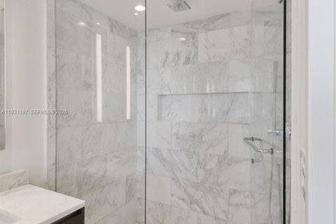 Снять в аренду кондоминиум в Майами, Флорида 2 спальни, 106.65м2, № 2034499 - фото 11