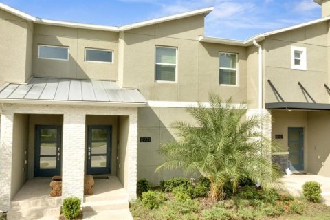 Снять в аренду таунхаус в Дэвенпорт, Флорида 7 комнат, 177.81м2, № 1824294 - фото 2