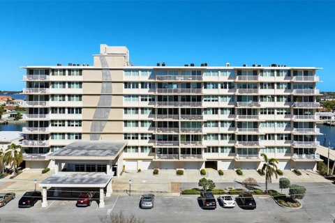 Снять в аренду кондоминиум в Клируотер, Флорида 1 комната, 90.95м2, № 1807381 - фото 4