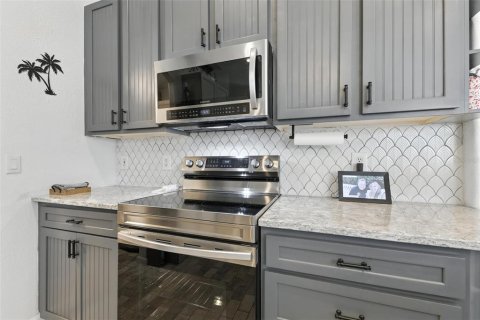 Villa ou maison à vendre à Davenport, Floride: 4 chambres, 230.03 m2 № 1821394 - photo 12