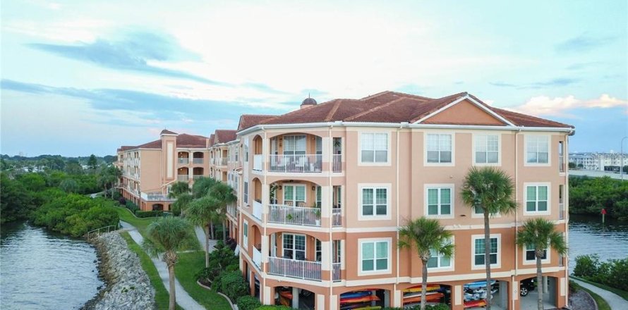 Condo à Tampa, Floride, 2 chambres  № 2324425