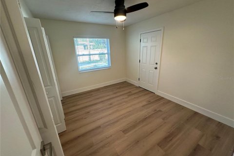 Commercial property in Tampa, Florida 8 bedrooms, 295.89 sq.m. № 2379058 - photo 10
