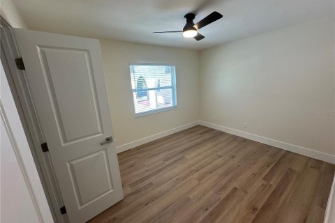 Commercial property in Tampa, Florida 8 bedrooms, 295.89 sq.m. № 2379058 - photo 24