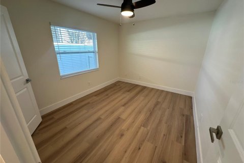 Commercial property in Tampa, Florida 8 bedrooms, 295.89 sq.m. № 2379058 - photo 13