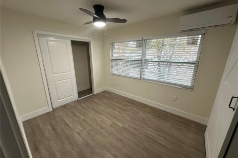 Commercial property in Tampa, Florida 8 bedrooms, 295.89 sq.m. № 2379058 - photo 30