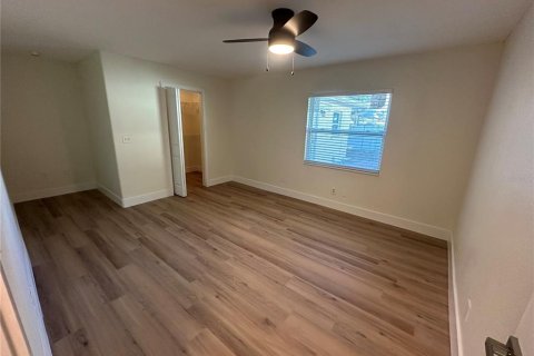 Commercial property in Tampa, Florida 8 bedrooms, 295.89 sq.m. № 2379058 - photo 7