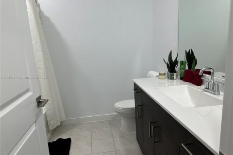 House in Homestead, Florida 4 bedrooms, 197.51 sq.m. № 1811625 - photo 21