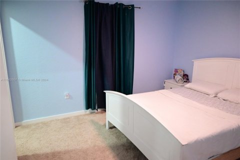 House in Homestead, Florida 4 bedrooms, 197.51 sq.m. № 1811625 - photo 10