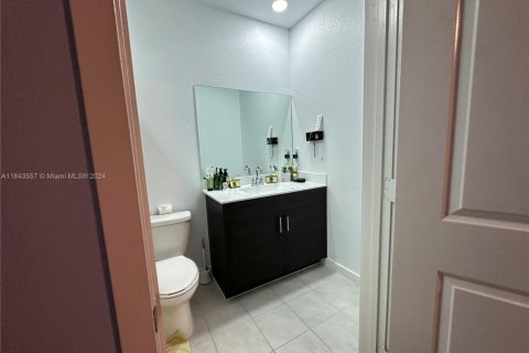 House in Homestead, Florida 4 bedrooms, 197.51 sq.m. № 1811625 - photo 17
